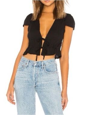 superdown Black Tie-Front Crop Top
